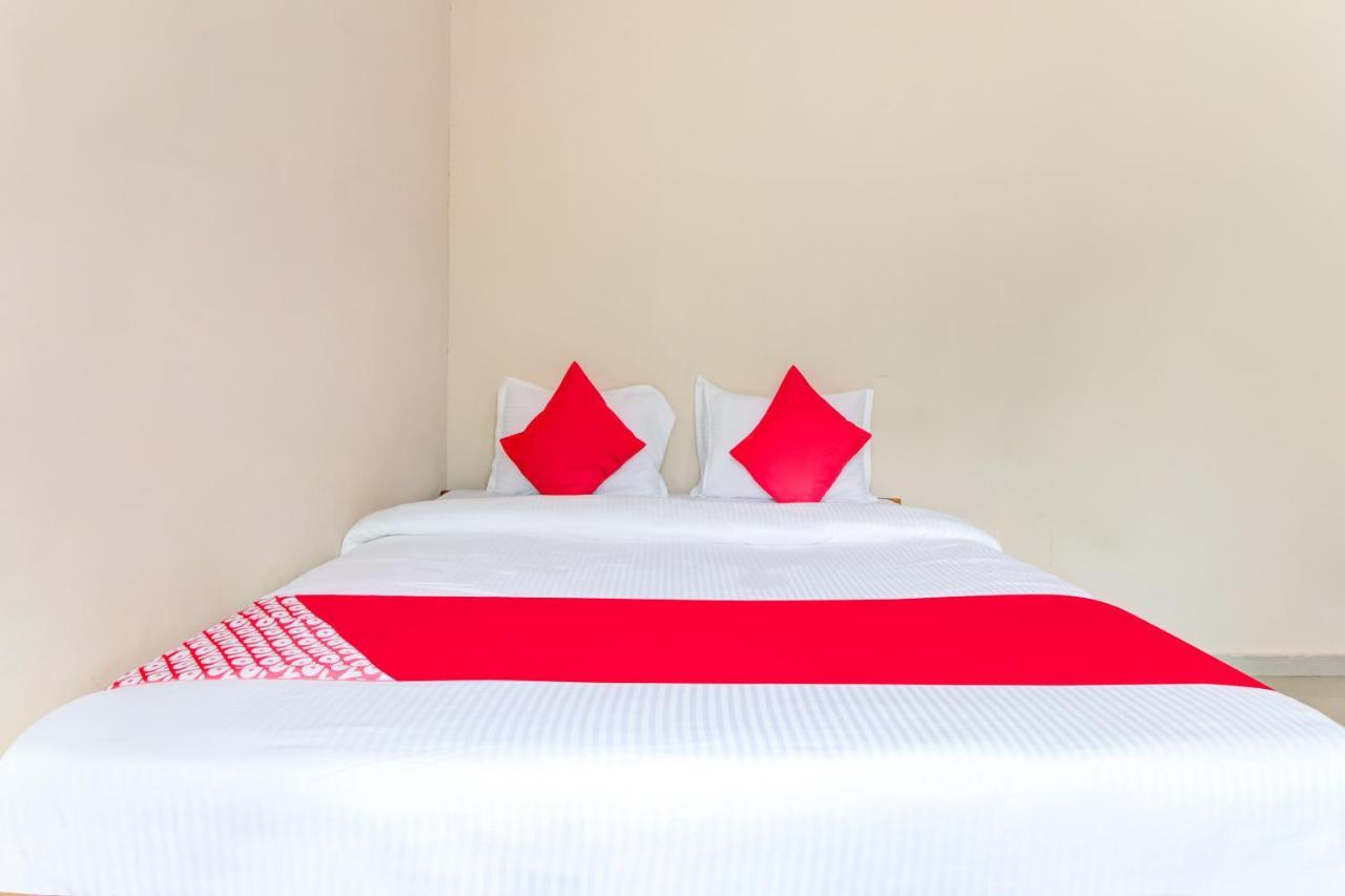 OYO 48915 Chaitanya Green Park Hotel Vani Ruang foto