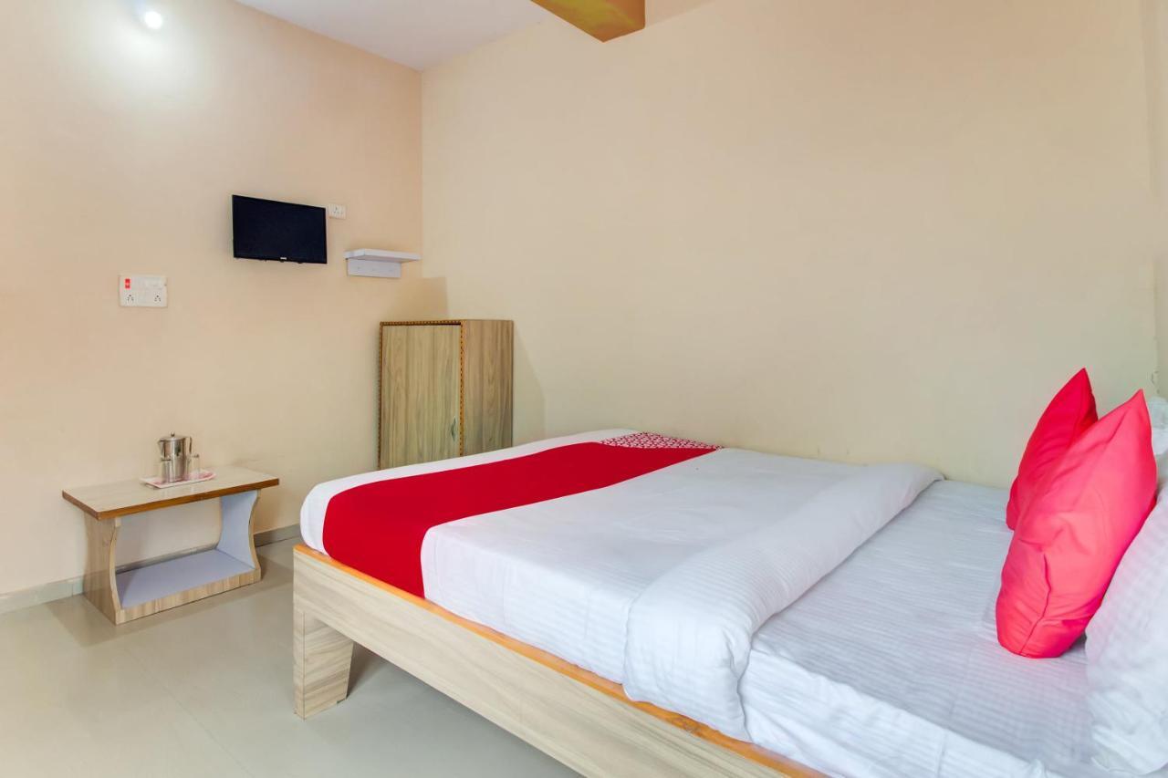 OYO 48915 Chaitanya Green Park Hotel Vani Bagian luar foto