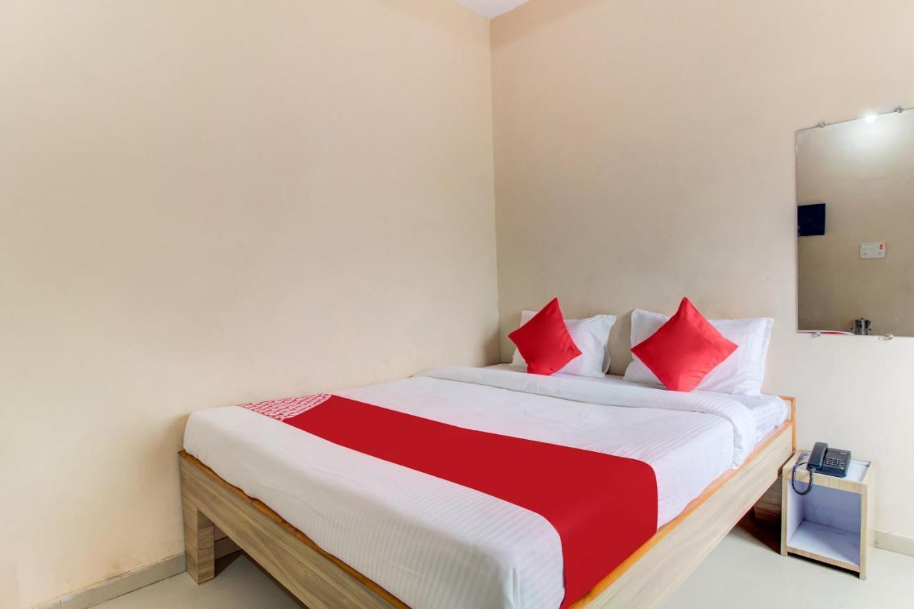 OYO 48915 Chaitanya Green Park Hotel Vani Ruang foto