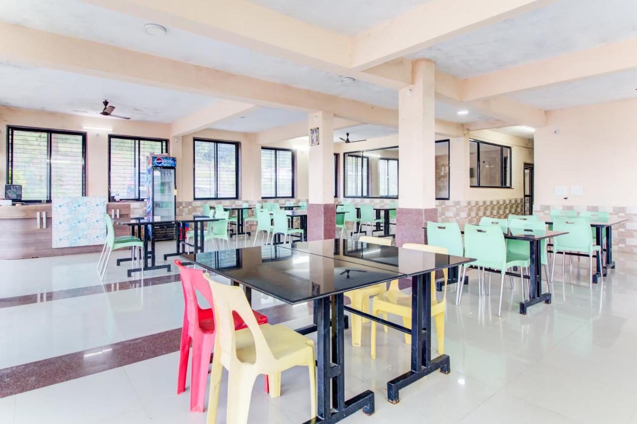 OYO 48915 Chaitanya Green Park Hotel Vani Bagian luar foto