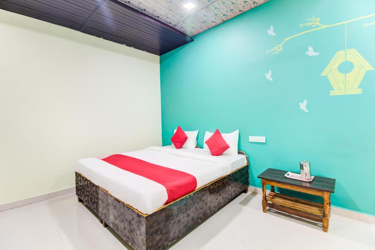 OYO 48915 Chaitanya Green Park Hotel Vani Bagian luar foto